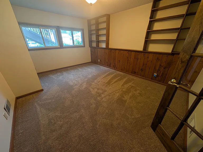 10207 Pilgrim Ln N — Photo 27