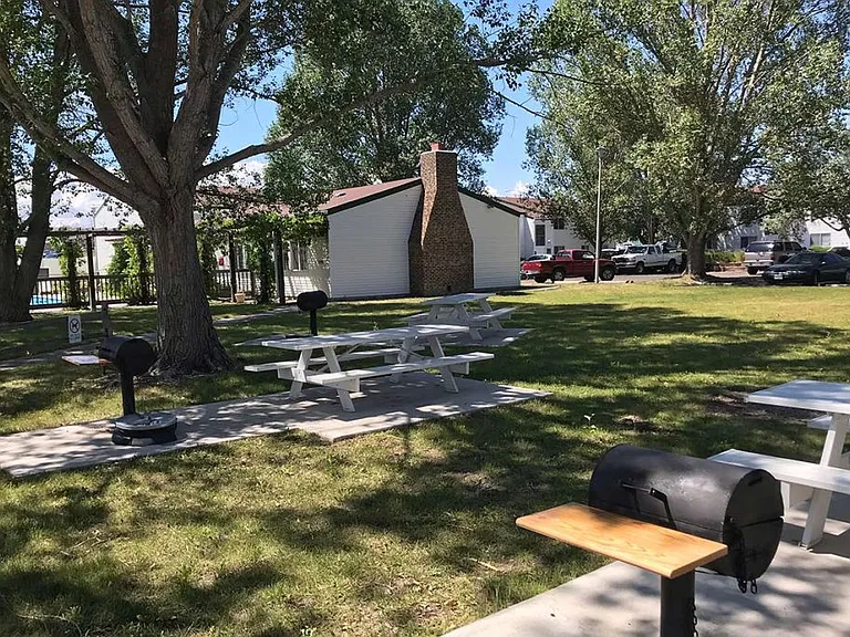 Sagebrush Cheyenne Apartments — Photo 2