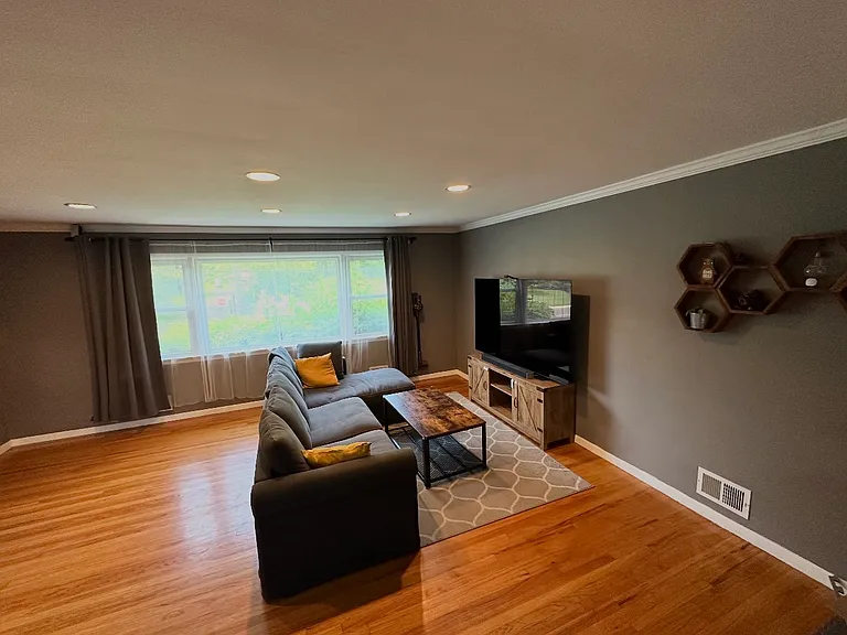 254 North Ave — Photo 3