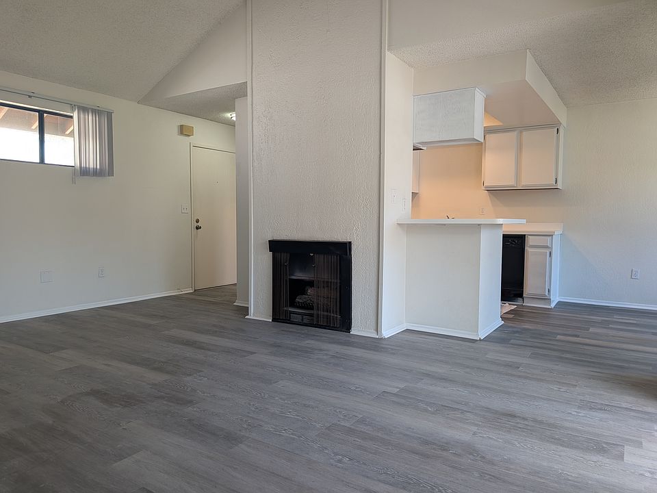 1st image of 5166 Dunbar Dr APT D