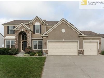 9312 Kenton St, Lenexa, KS, 66227