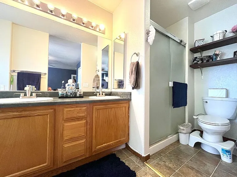 654 Montrail Dr — Photo 12