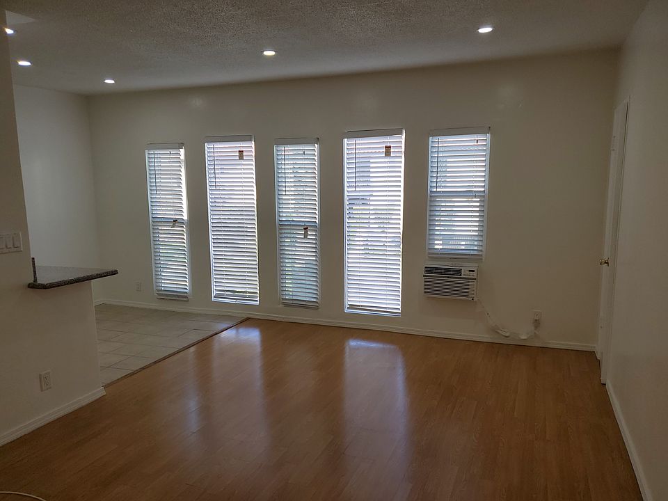 1st image of 3639 Bagley Ave #9