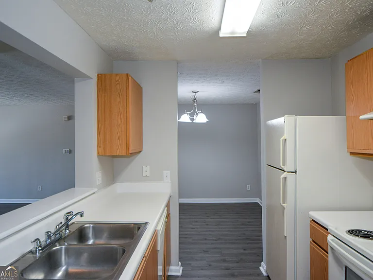7302 Fairington Village Dr — Photo 15