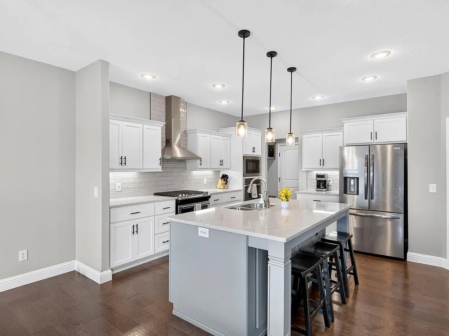 4 bed, 2729 sqft, $2,600 — Photo 4