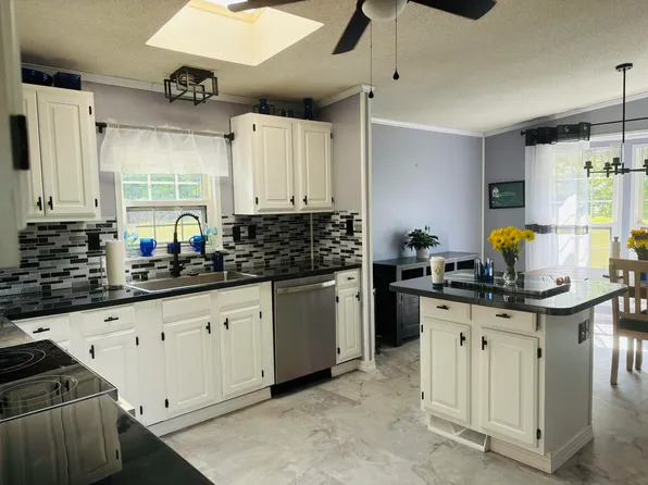 60 Jefferson Street, Waldoboro, ME 04572