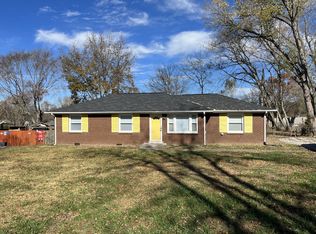 21 Concord Dr, Clarksville, TN 37042