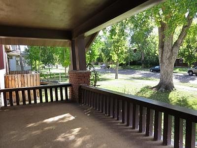 COVERED FRONT PORCH