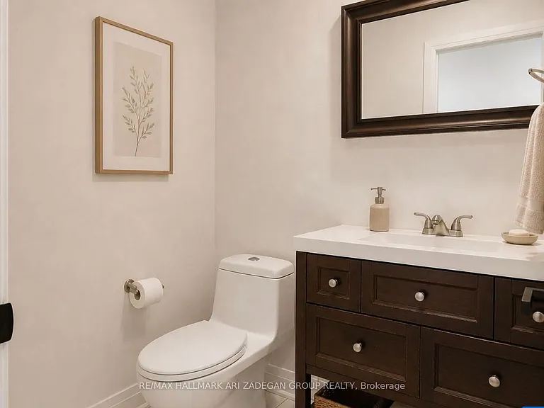 60 Carl Tennen St — Photo 18