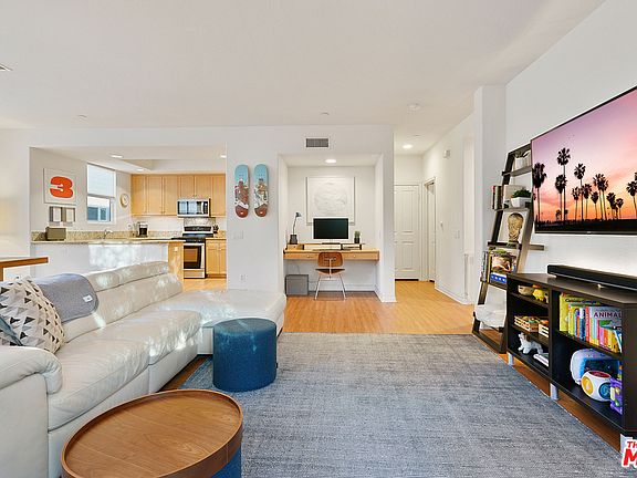 4th image of 8620 Belford Ave APT 301