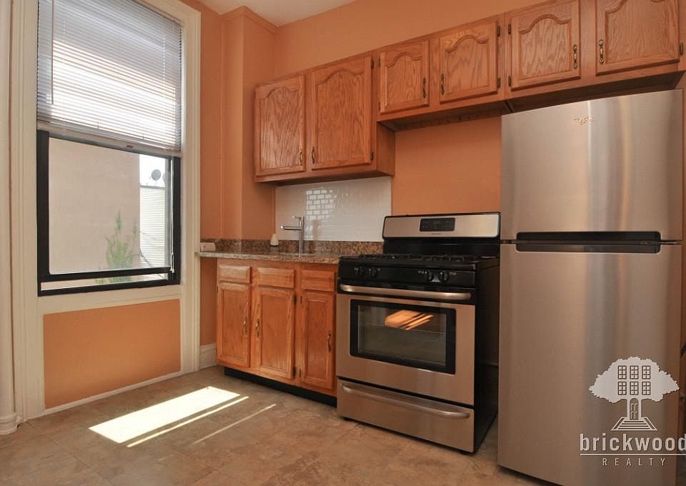 2nd image of 222 Calyer St APT 2B
