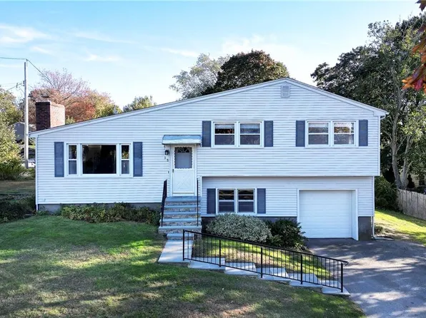 15 Continental Dr, Middletown, RI 02842