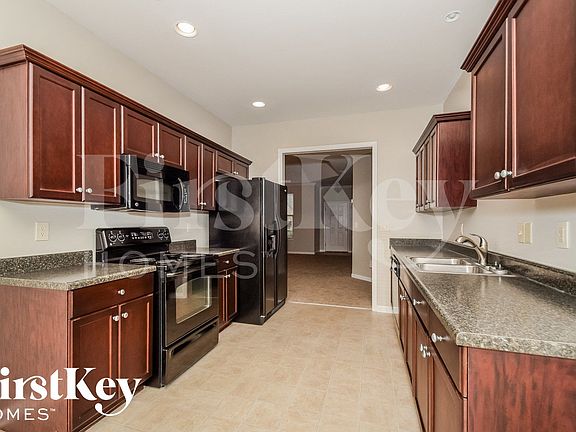 5th image of 4463 Sierra Ln