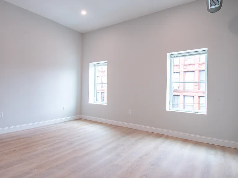 146 Main St #203 — Photo 16