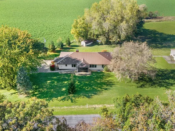 1642 Greenway Rd, Sun Prairie, WI 53590