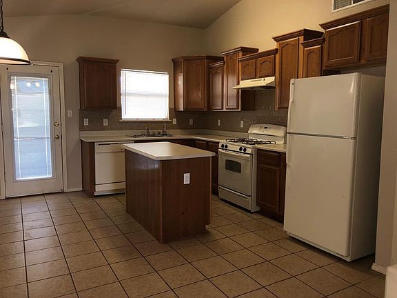 4th image of 10006 Cross St