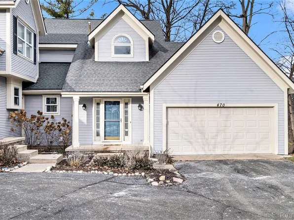 470 Remington Ct, Fenton, MI 48430
