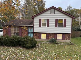 9007 John Paul Ct, Louisville, KY 40229