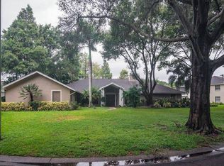 10106 Lake Cove Ln, Tampa, FL 33618