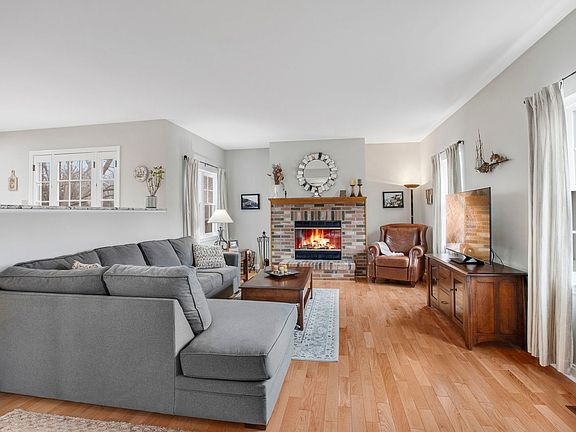 4th image of 521 W Hawthorne Blvd