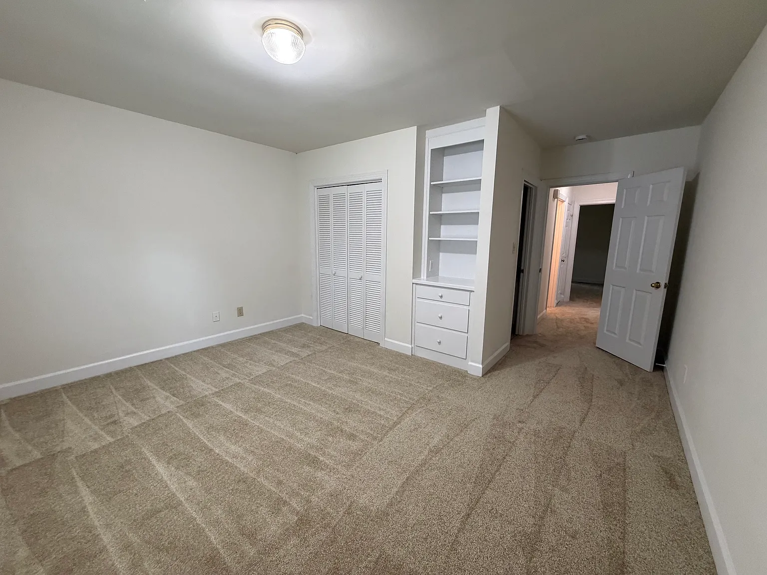 2 bed, 1047 sqft, $1,095 — Photo 4