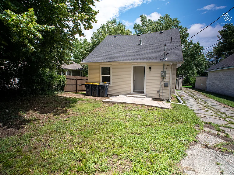5134 Bellefontaine Ave — Photo 19