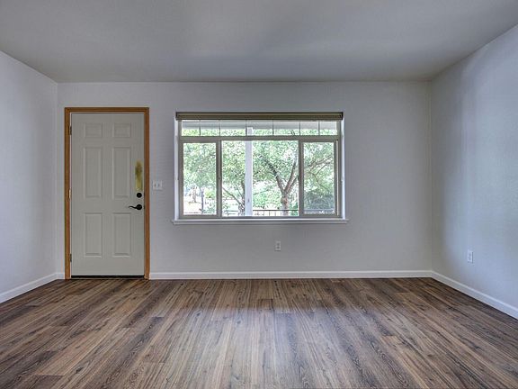 5th image of 180 Crocker St