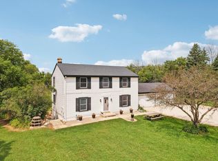 W340N6525 Breezy Point Rd, Oconomowoc, WI 53066