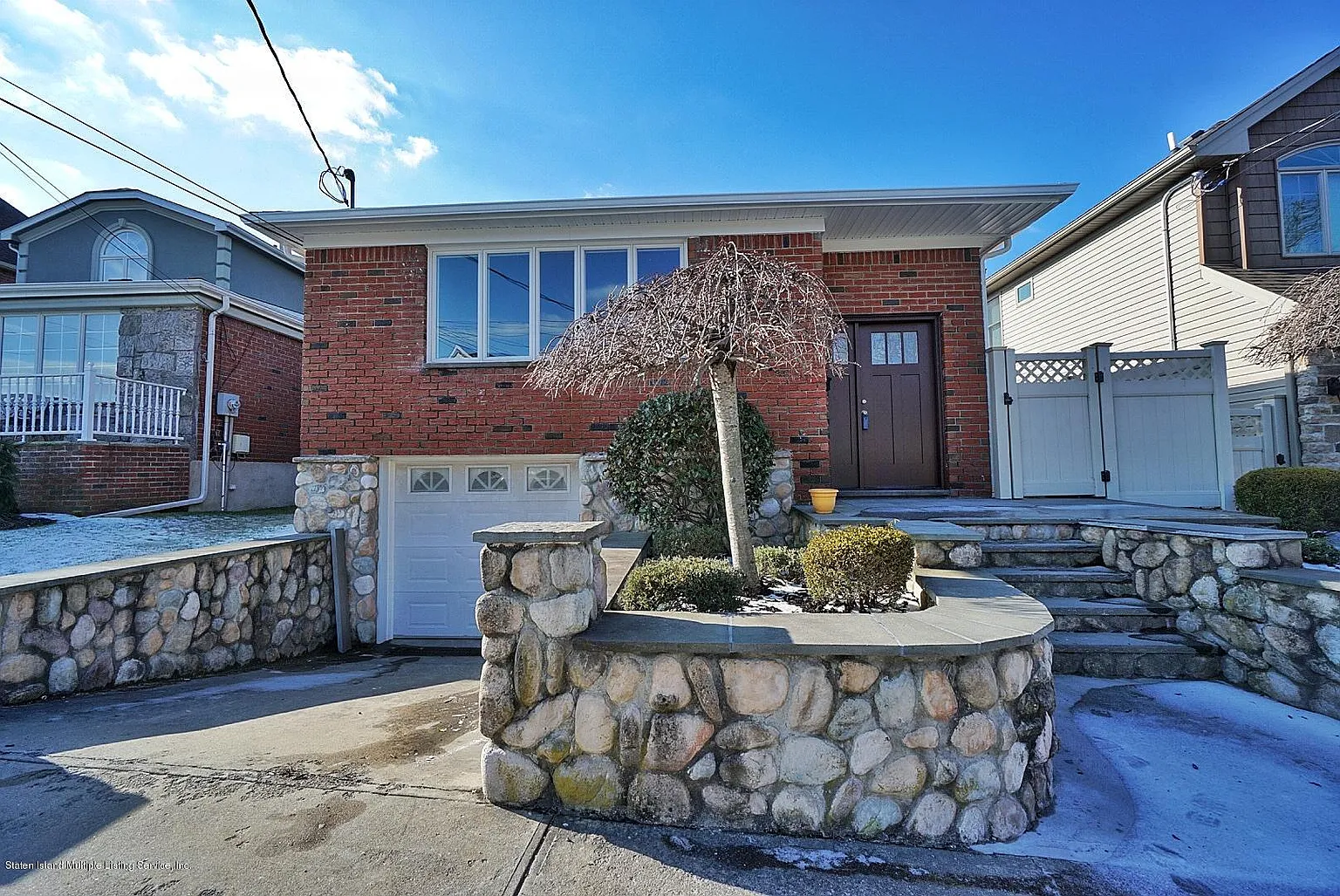 336 Park St photo 1