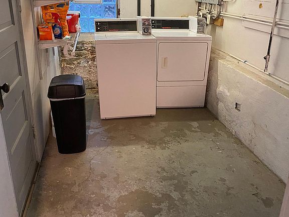 3rd image of 4014 N Sacramento Ave APT 2