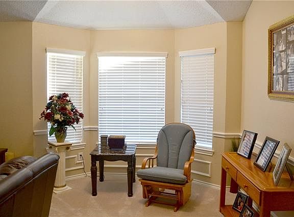 5th image of 4153 Maryanne Pl