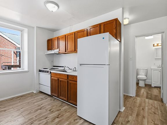 4th image of 101 W Main St #3