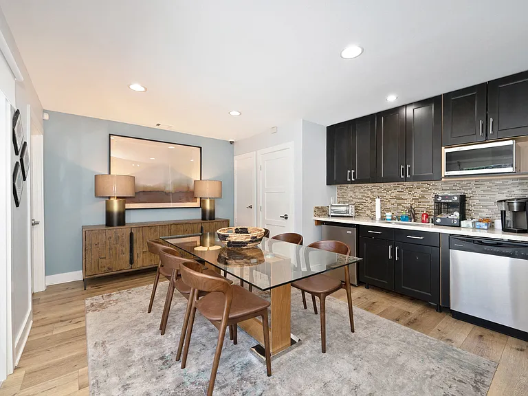 West Park Villas Apartments — Photo 41