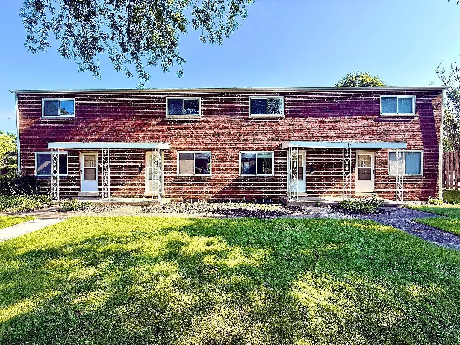 2 bed, 1350 sqft, $1,199 — Photo 1