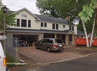 24 Salem Ln, Evanston, IL 60203