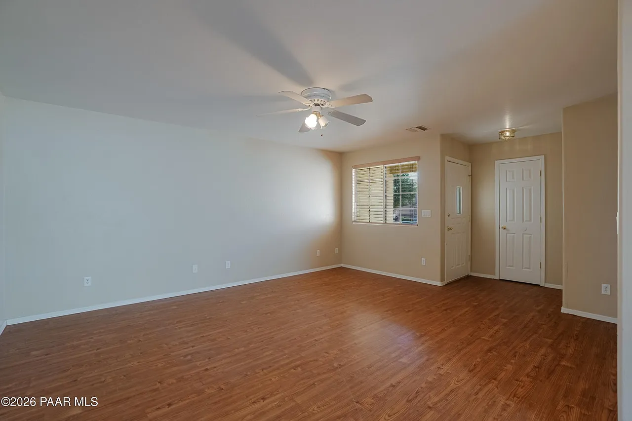 2 bed, 1100 sqft, $1,699 — Photo 4
