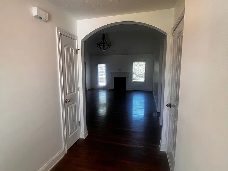 829 Shelton Cir — Photo 2