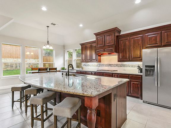 3rd image of 8109 Saint Clair Dr