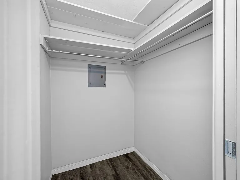 Lake Tarpon Apartments — Photo 30