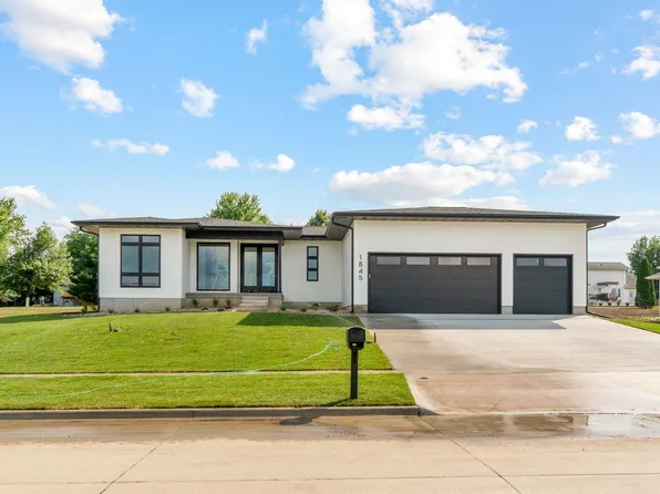 1845 Red Tail Dr, Waterloo, IA 50701