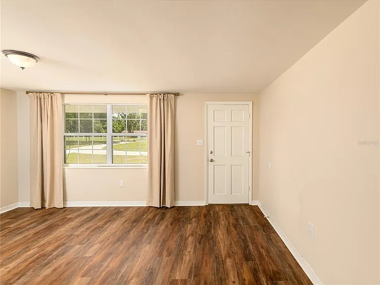 4722 Stearns Rd — Photo 3
