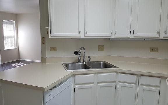 4th image of 1223 Wyndham Ct
