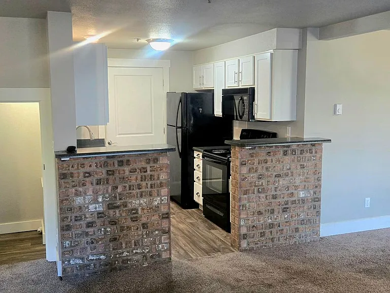 215 23rd Ave SW — Photo 73