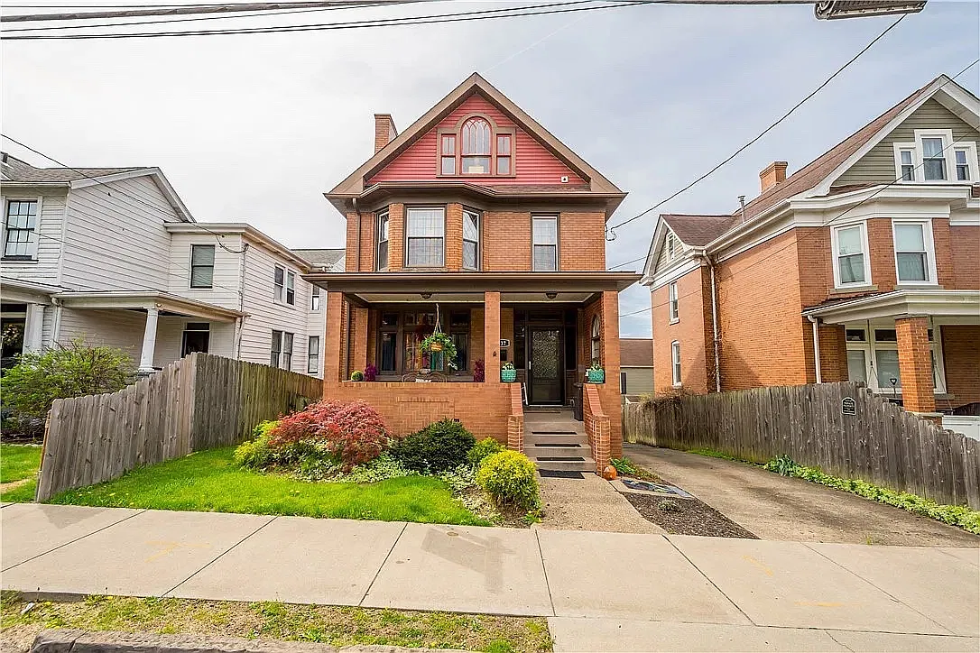 3 bed, 1941 sqft, $2,750 — Photo 1