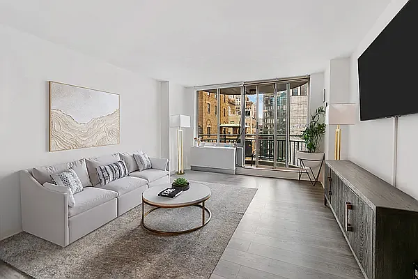 Rented by Compass | media 7