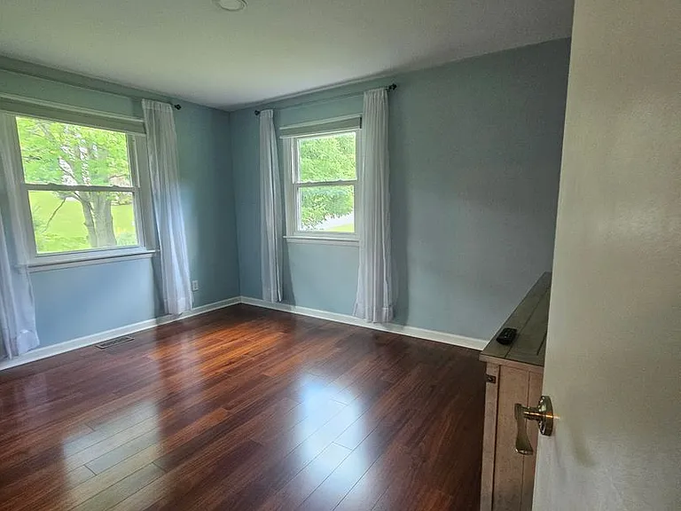 400 Spring Lea Dr — Photo 13