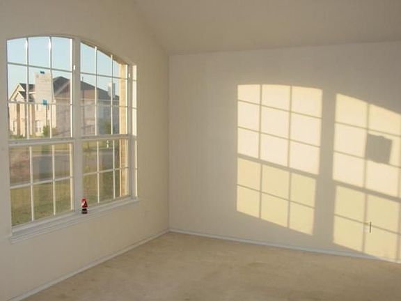 5th image of 223 Deerfield Ct
