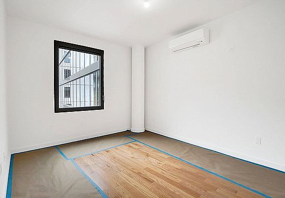 3rd image of 54 Noll St #9882