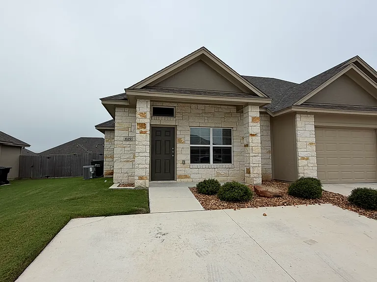 619 Wrigley Ln — Photo 1