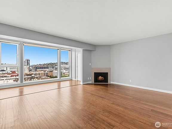 3rd image of 400 Melrose Avenue E #204